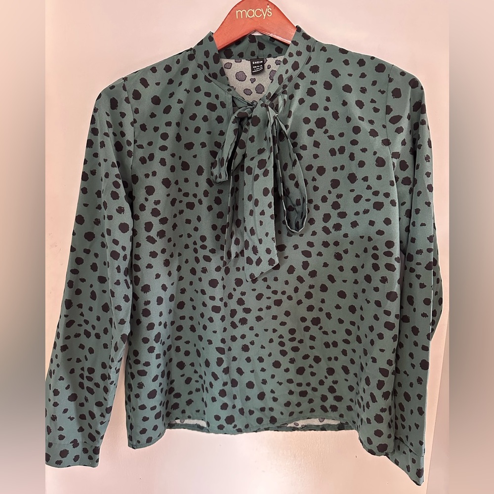 🌻 Polka Dot Tie-Neck Dark Academia Blouse 🌻
